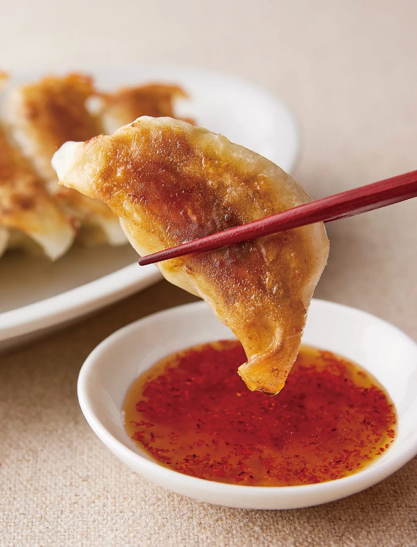 2025.10.06 餃子のまるかわ ポスターのパララックス背景